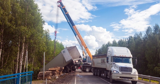 truck stranded after accident