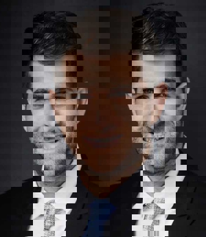 Edward  Hovannisian Photo